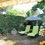 2 Pieces Avec Terrasse, Jardin, Piscine Et Parking, Proche - - Fr-1-251-517 Apartament Le Lavandou